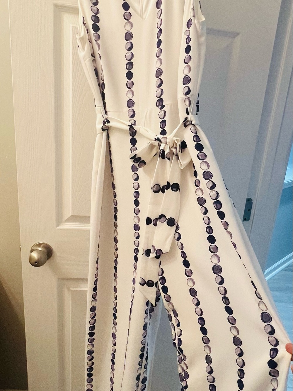 White V-Neck jumpsuit with Vertical Dot Stripes - Picture 3 of 4